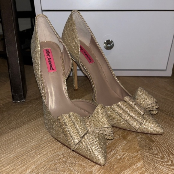 NWOB Betsey Johnson Prince D'Orsay Bow Pumps - Picture 6 of 12